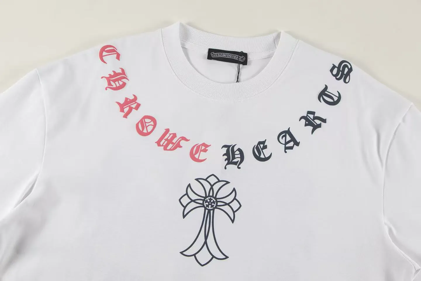 🅿️150 Style: 2025 new Croix Heart short-sleeved T-shirt Material: High version 300g double yarn combed cotton Size: S～XL Color: Black Style number: Z018